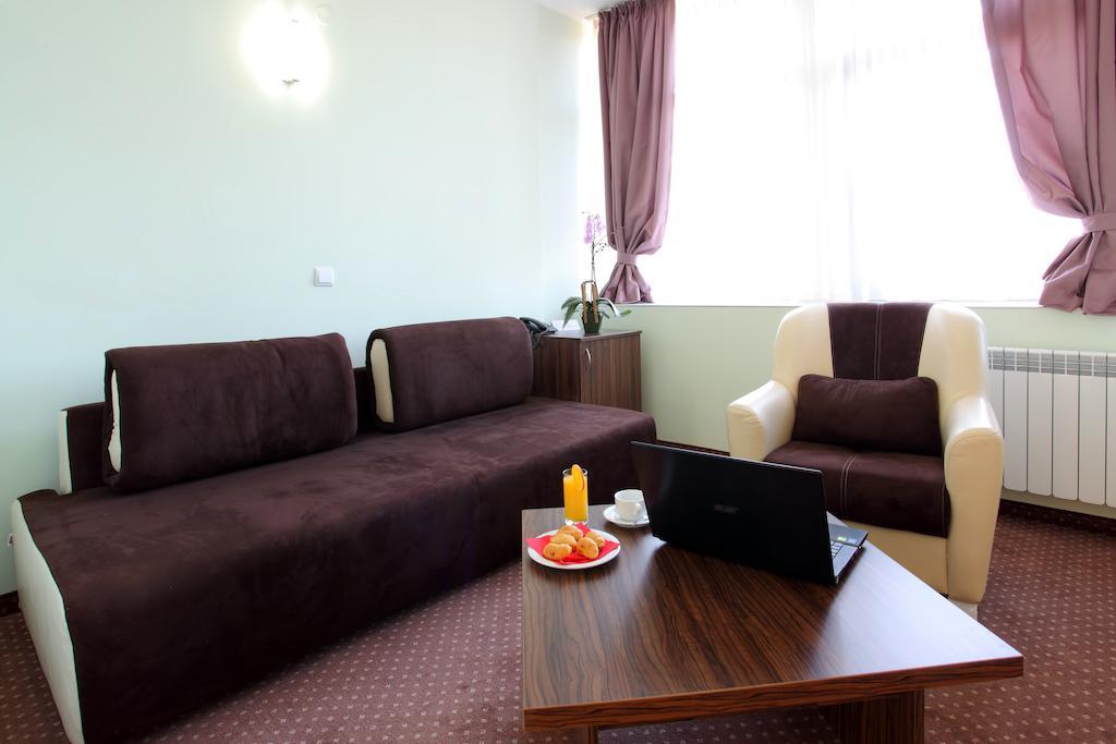 Teodora Palace Hotel 루세 객실 사진